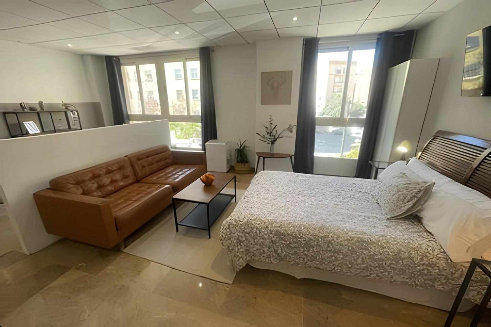 11 Nights Studios Valencia Ngoại thất bức ảnh