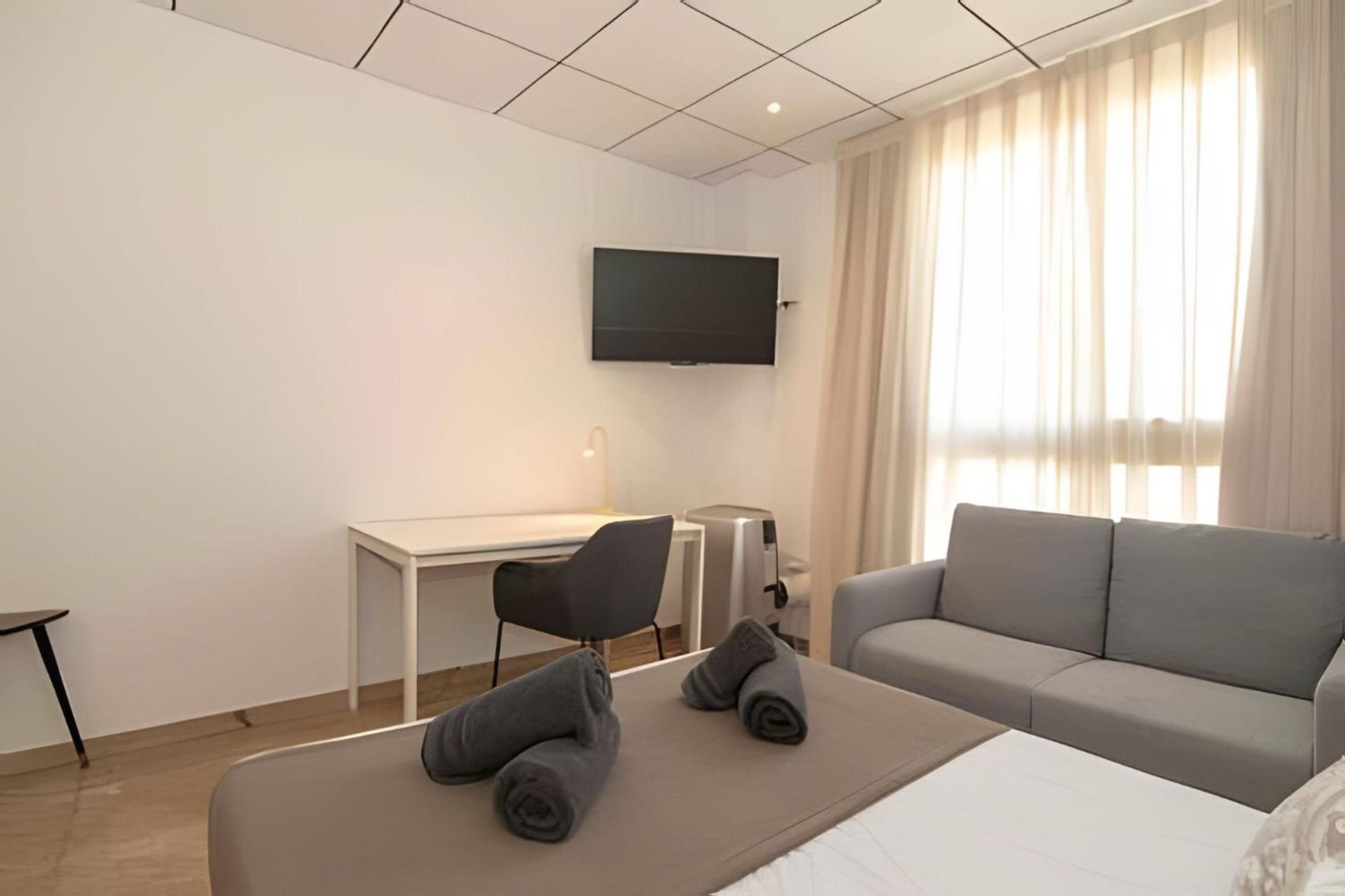 11 Nights Studios Valencia Ngoại thất bức ảnh